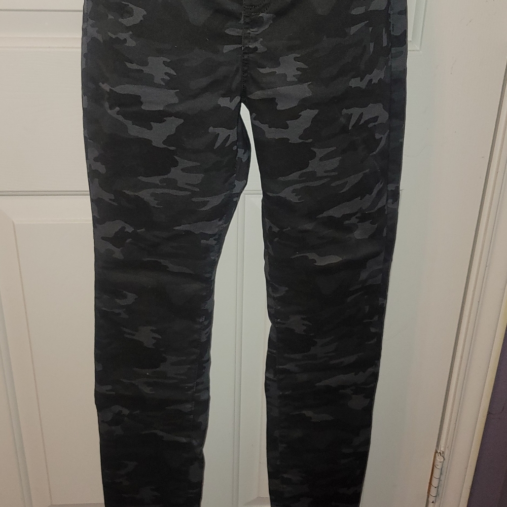 No boundaries pants